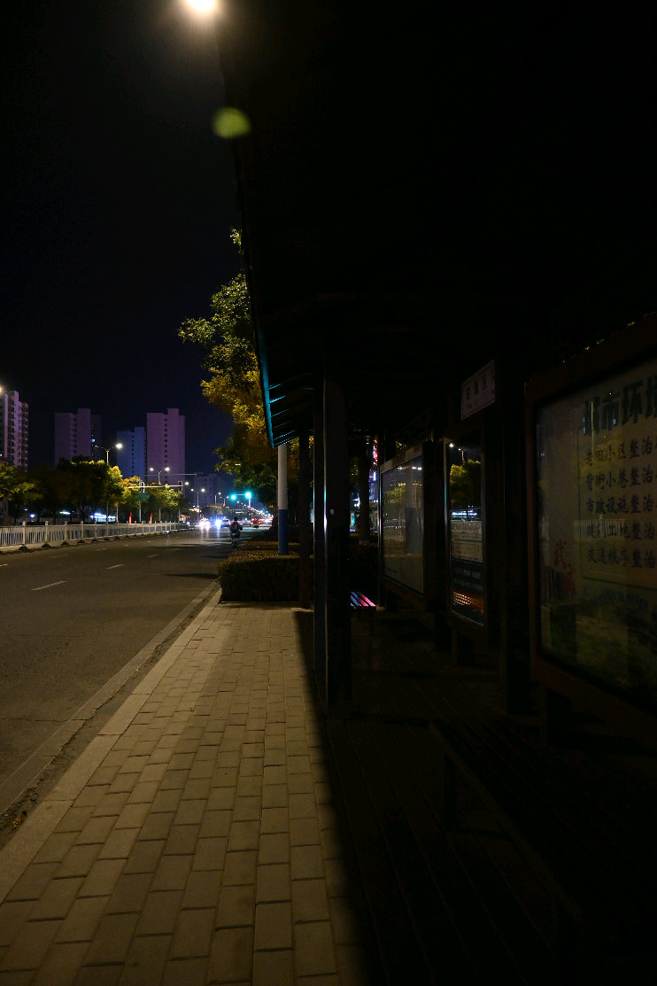 夜景图片宿州晚上路上的夜景无人街景夜晚深夜斑马路口图片真实夜深人