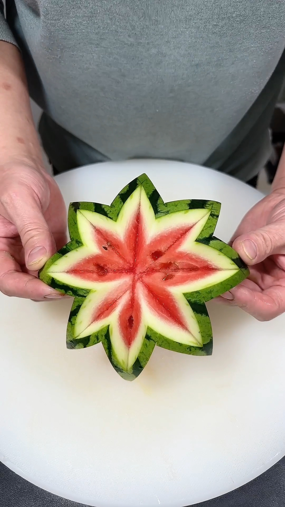 西瓜皮简单又漂亮的切法