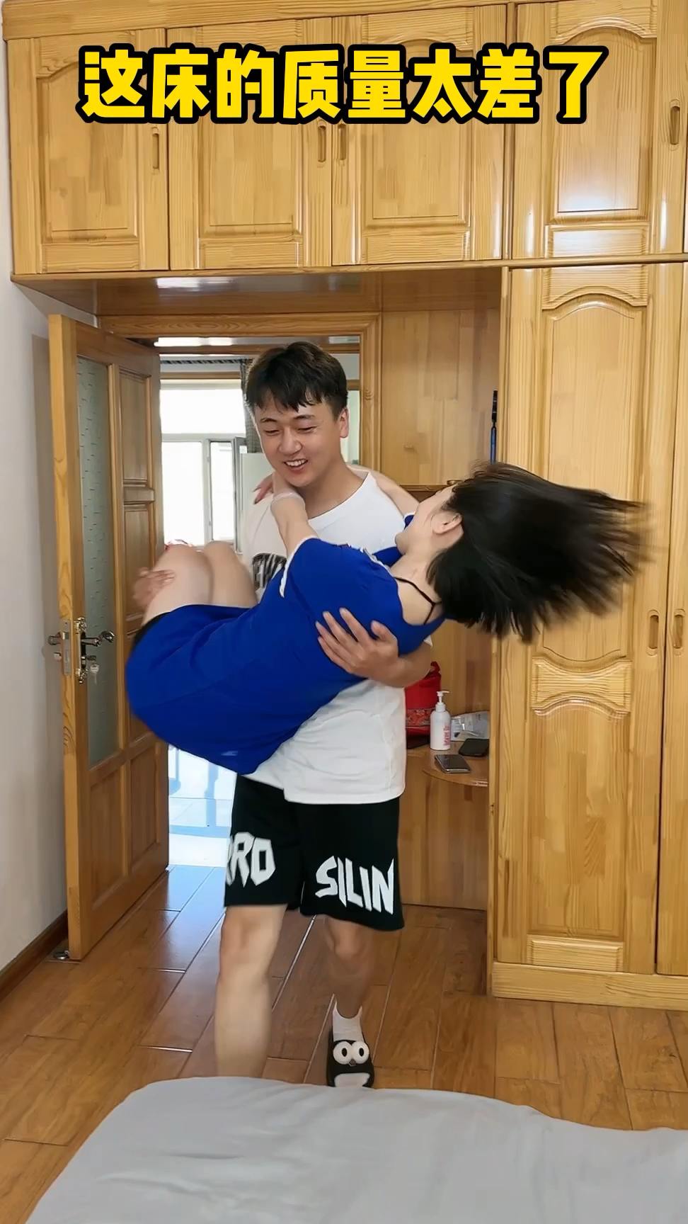 丈母娘半推半就配合我