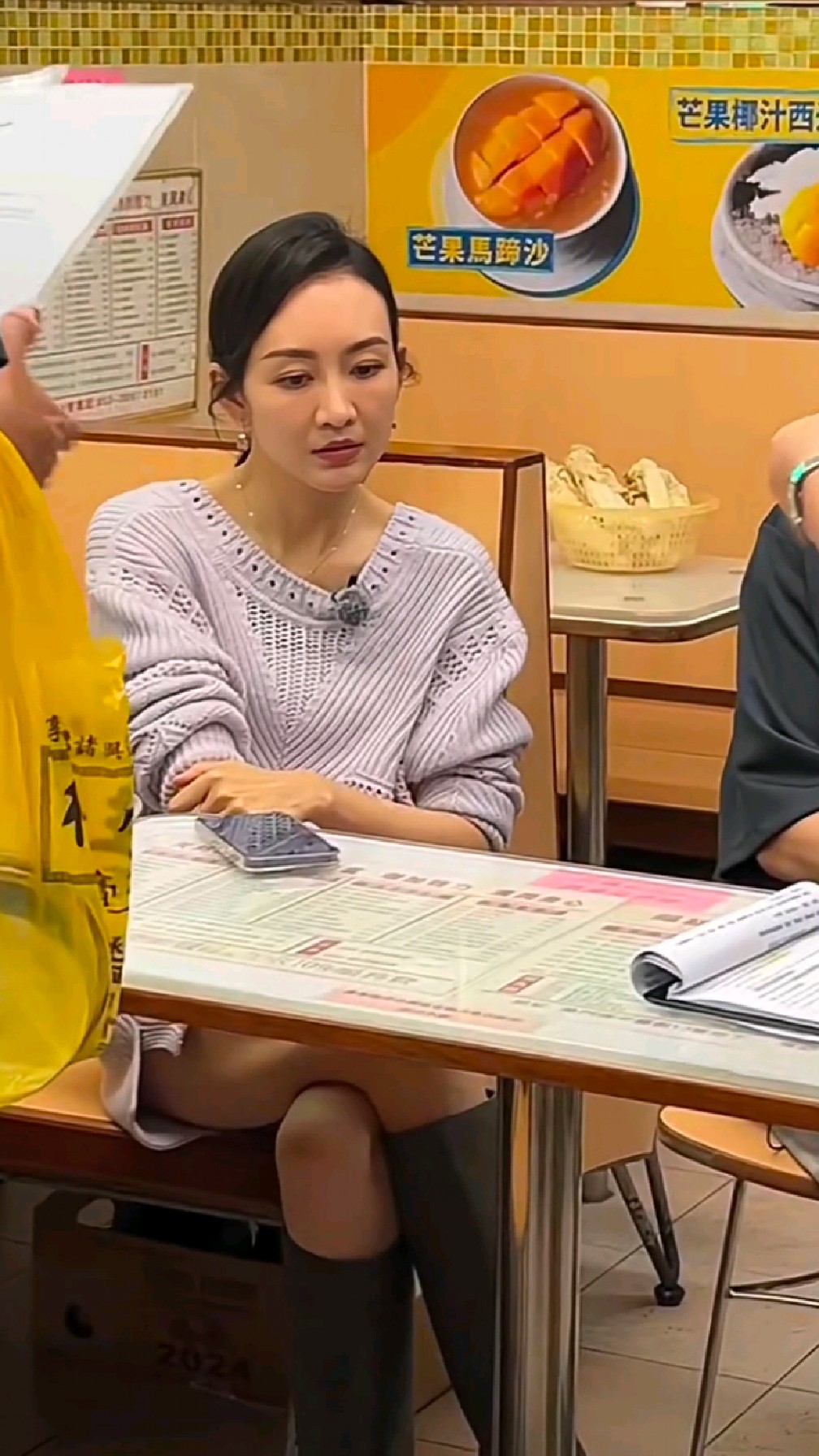 王鸥在澳门录制综艺,她产后回恢复真好