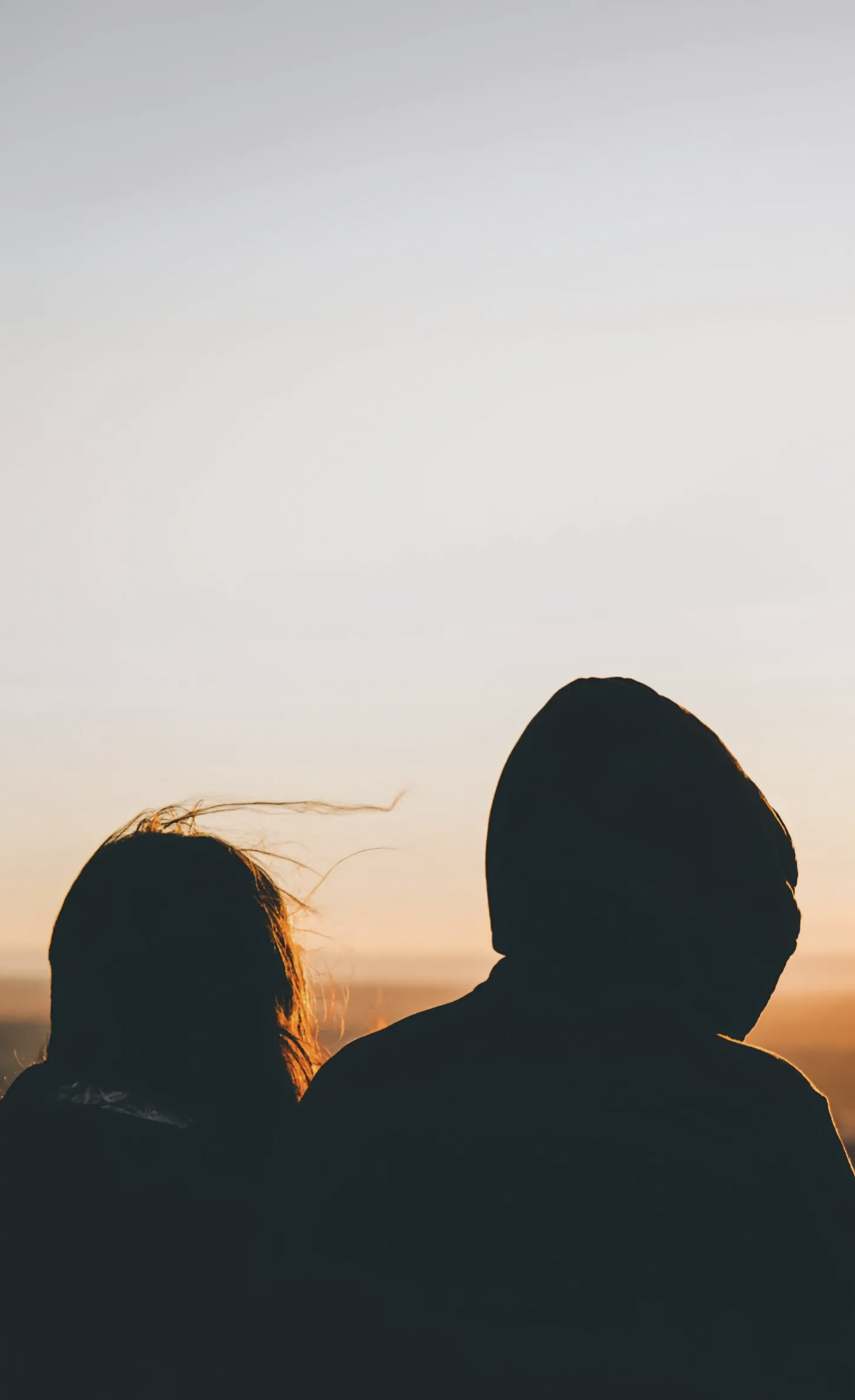 但生活总情侣背影壁纸爱人图片两个人背影两个人模糊的背影图片壁纸