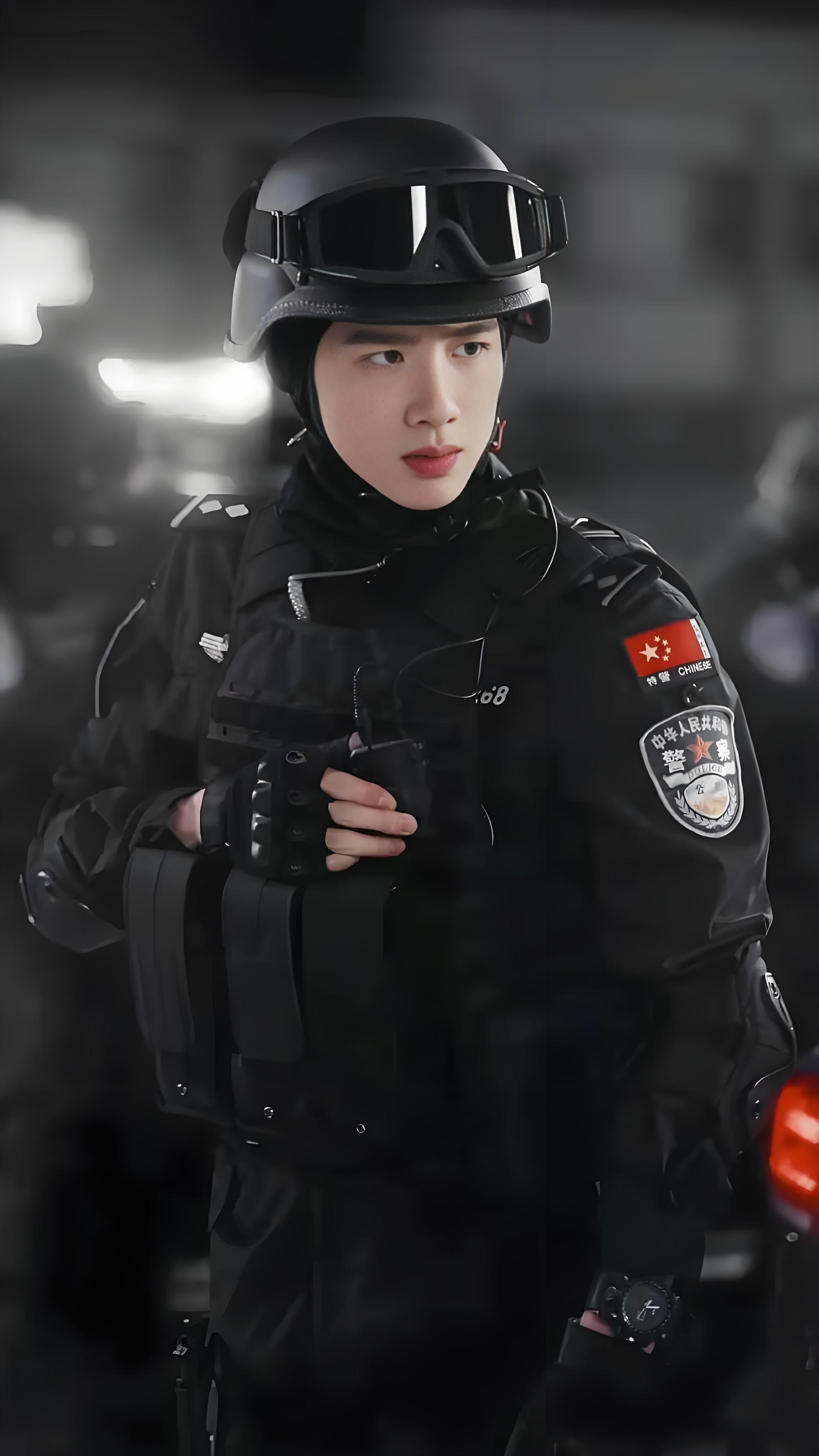 白敬亭,心情非常复杂 24年12月8日下午,大家刚吃完饭准备休息,谁知道