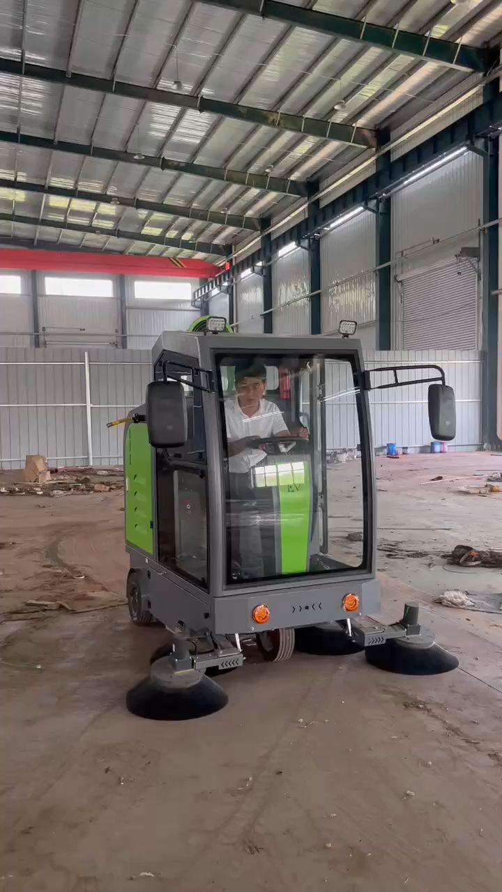 德高伟蓝d19扫地车车间清扫实际应用