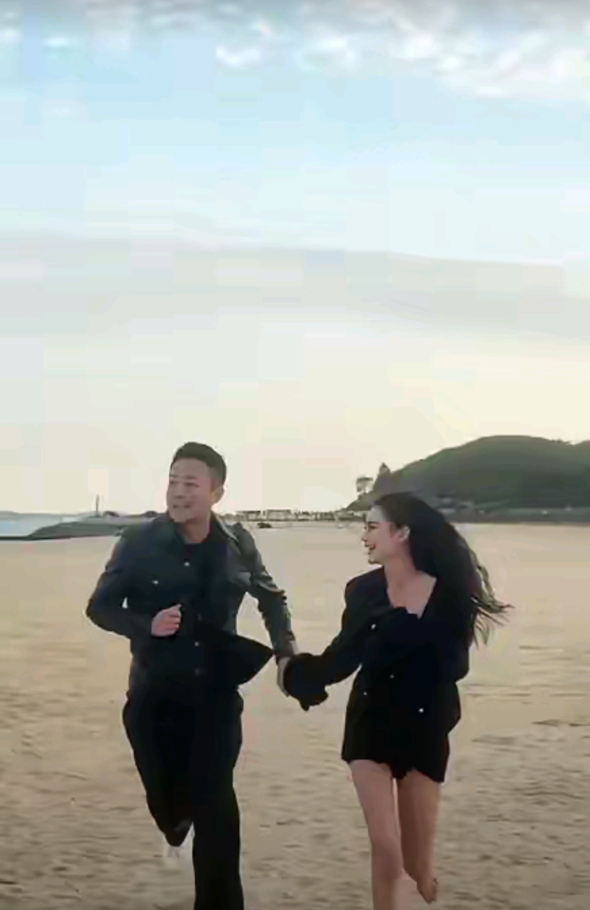 现在跟 40岁夫妻合照马境和老公的合影照四十岁夫妻侧面合照图片晚情