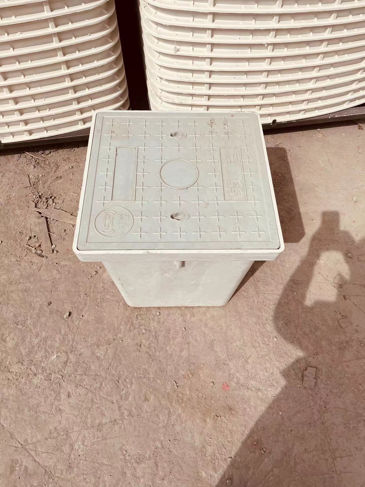 弱电手孔井在一些特殊区域,如地下通道,地铁站等,弱电手孔井的布局和