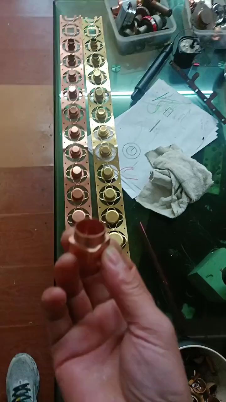 上下异型拉伸产品料带分享