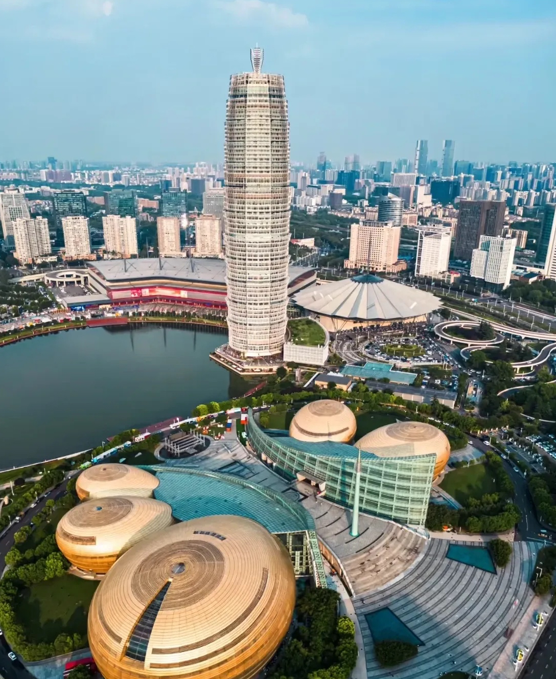 我还以为郑州就是靠着铁路发展起来的工业城市,结果到了郑东新区cbd