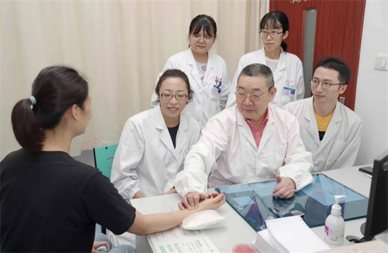 文化格图群 文/党永锋——赞中医传承者杜丁主任