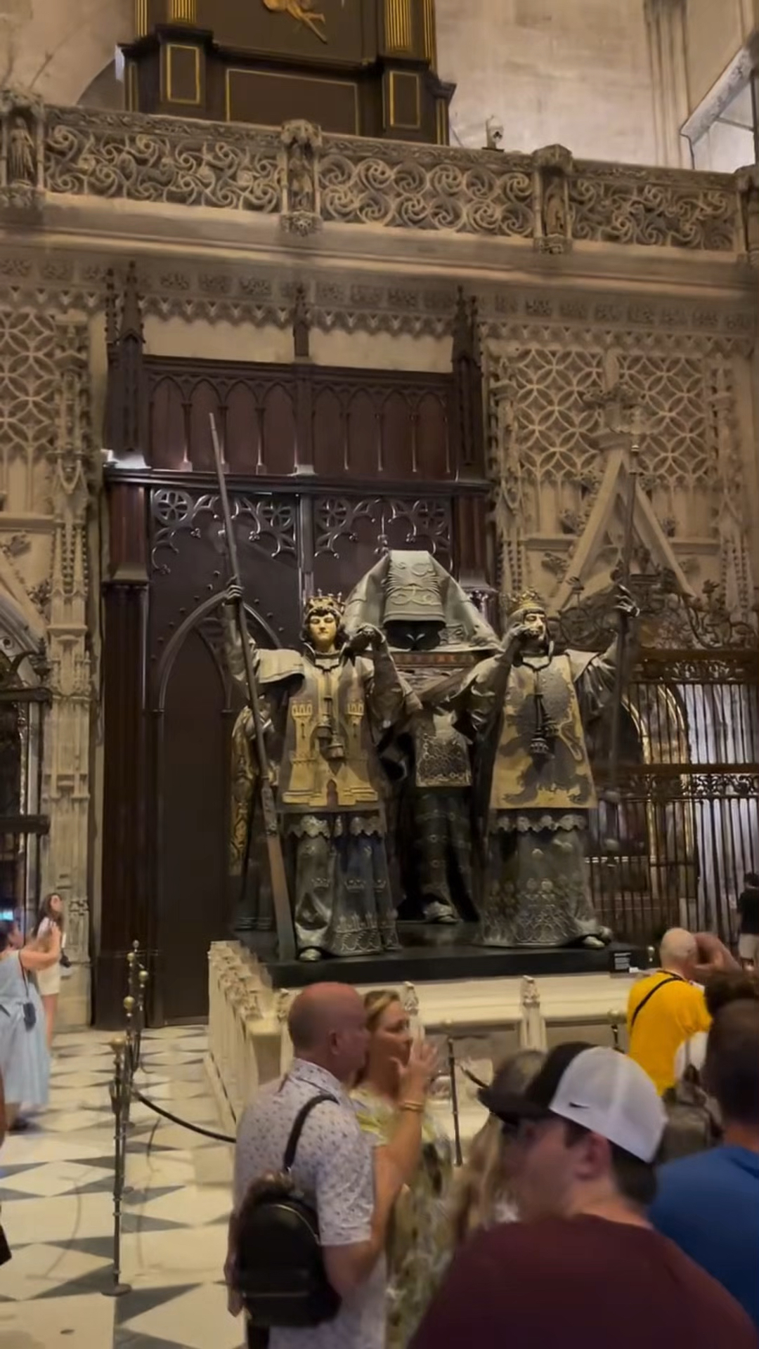 塞维利亚大教堂"四王抬棺"这里躺着一位英雄 #哥伦布