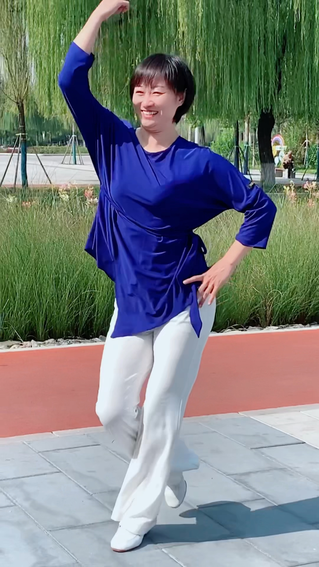 《火火的爱》小芳广场舞