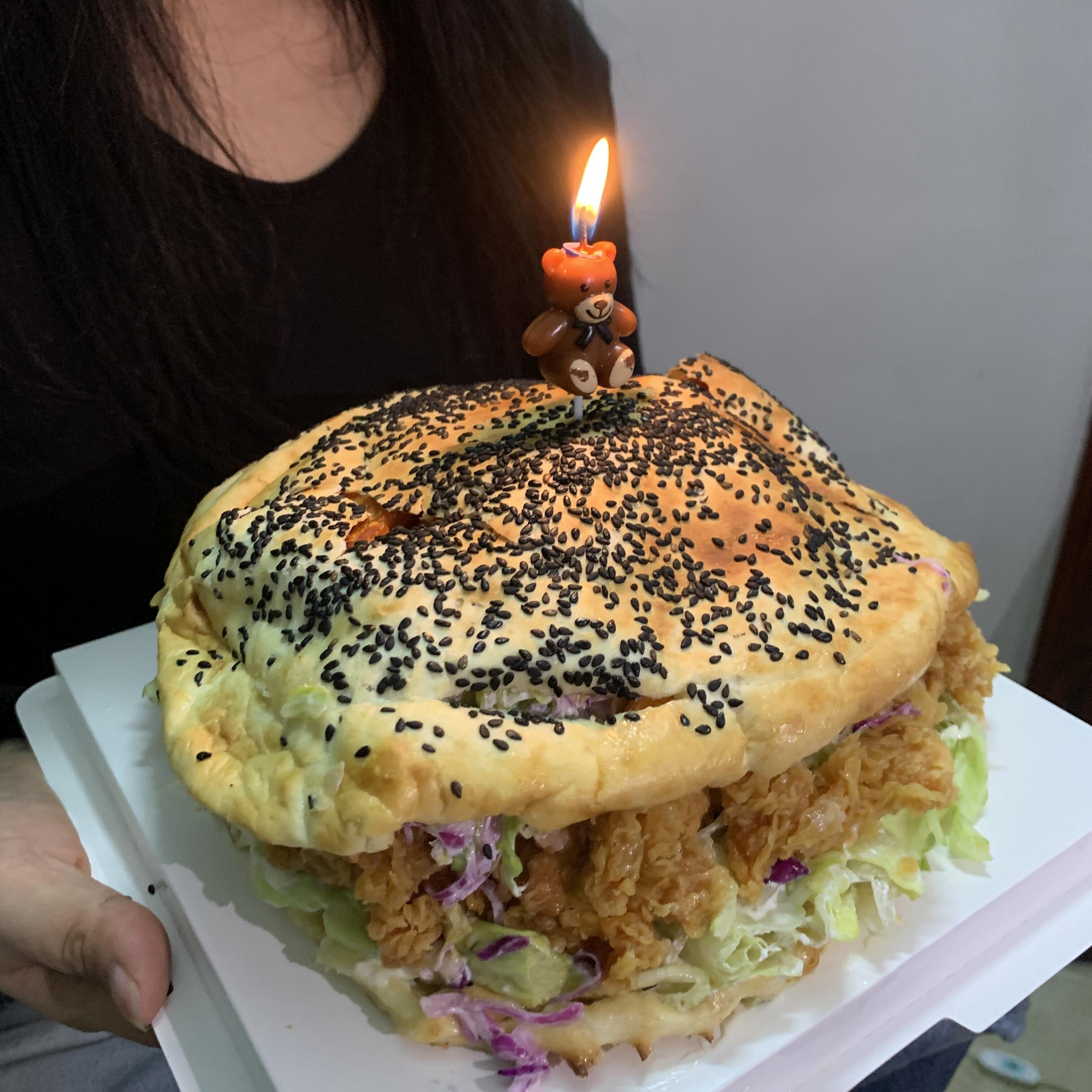 塔斯汀~塞了一盒薯条的生日巨无霸汉堡王