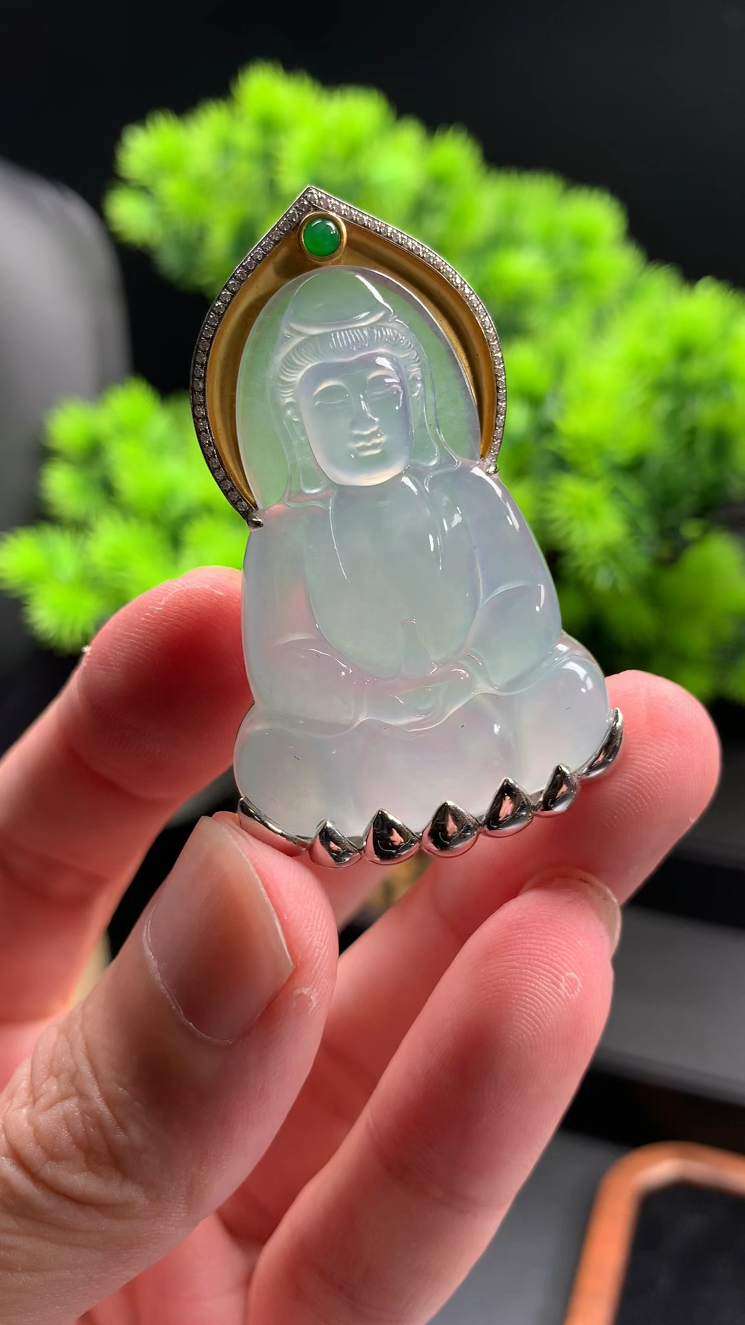 设计款镶嵌,端庄慈祥观音菩萨