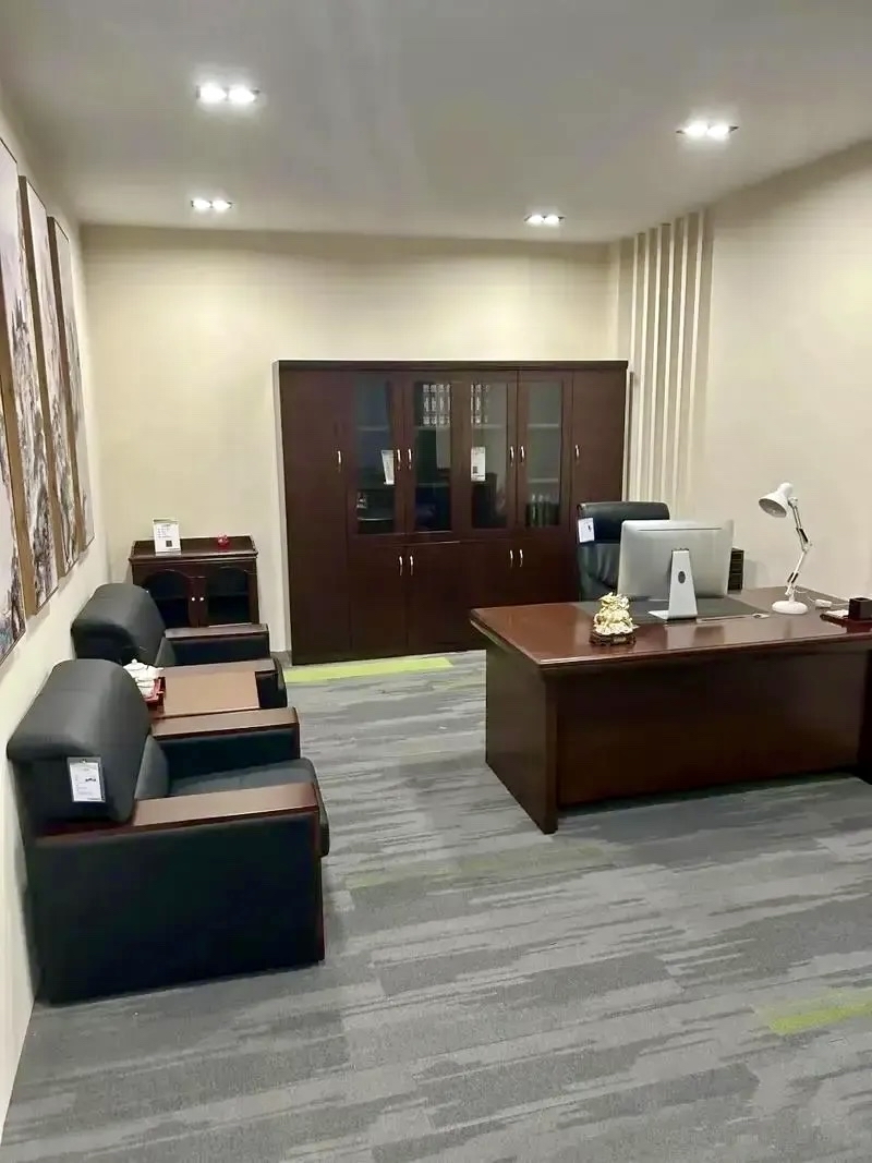 你发现没,国内凡是在体制内是厅级干部的,有这16大特点: 1