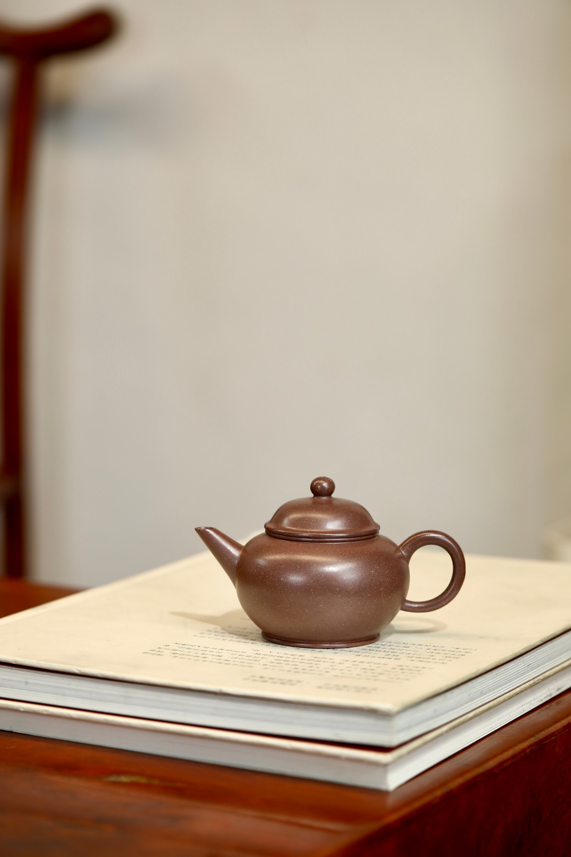 水平壶,虽说在成型上相对比中,大件作品容易,但在造型的掌握上,意念的