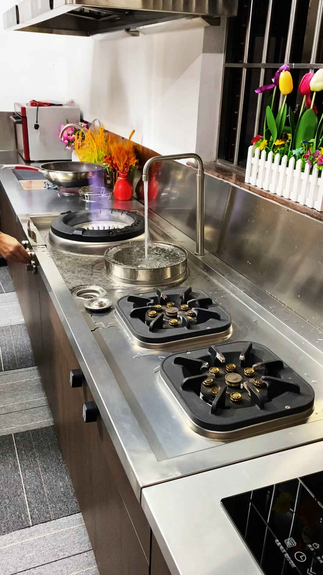 家用橱柜猛火灶,点燃美味生活