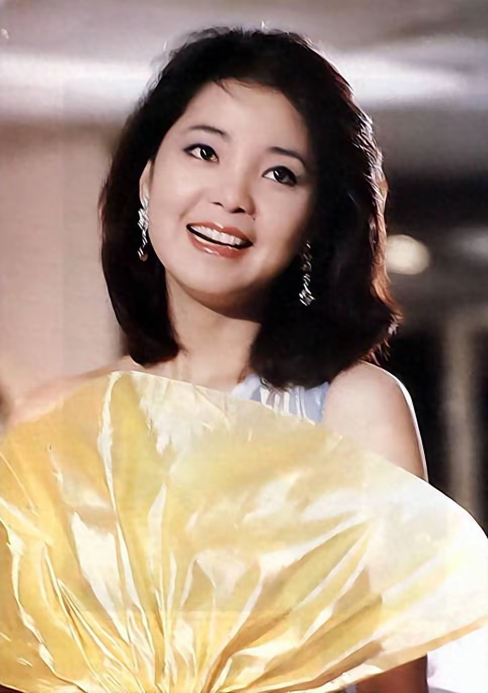 邓丽君,华语乐坛传奇歌后.她的歌声温婉甜美,如天籁之音,余韵悠长