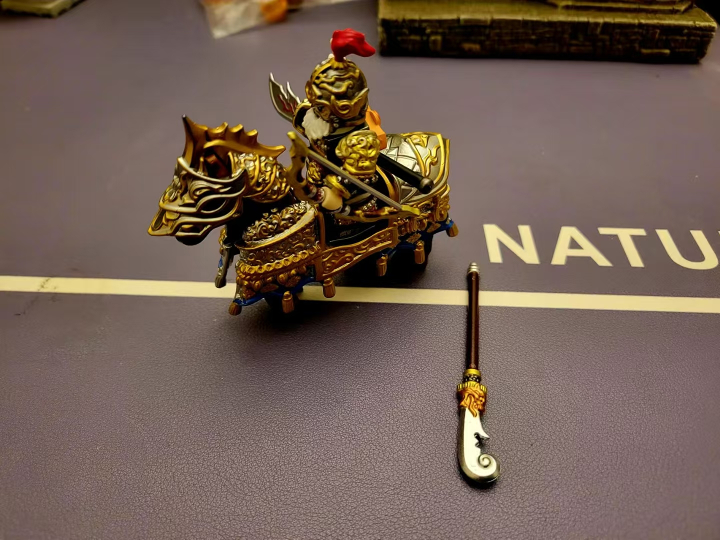 素质还可以,没有以往花里胡哨的替换件,马我自己搭配的圆桌骑士金甲马