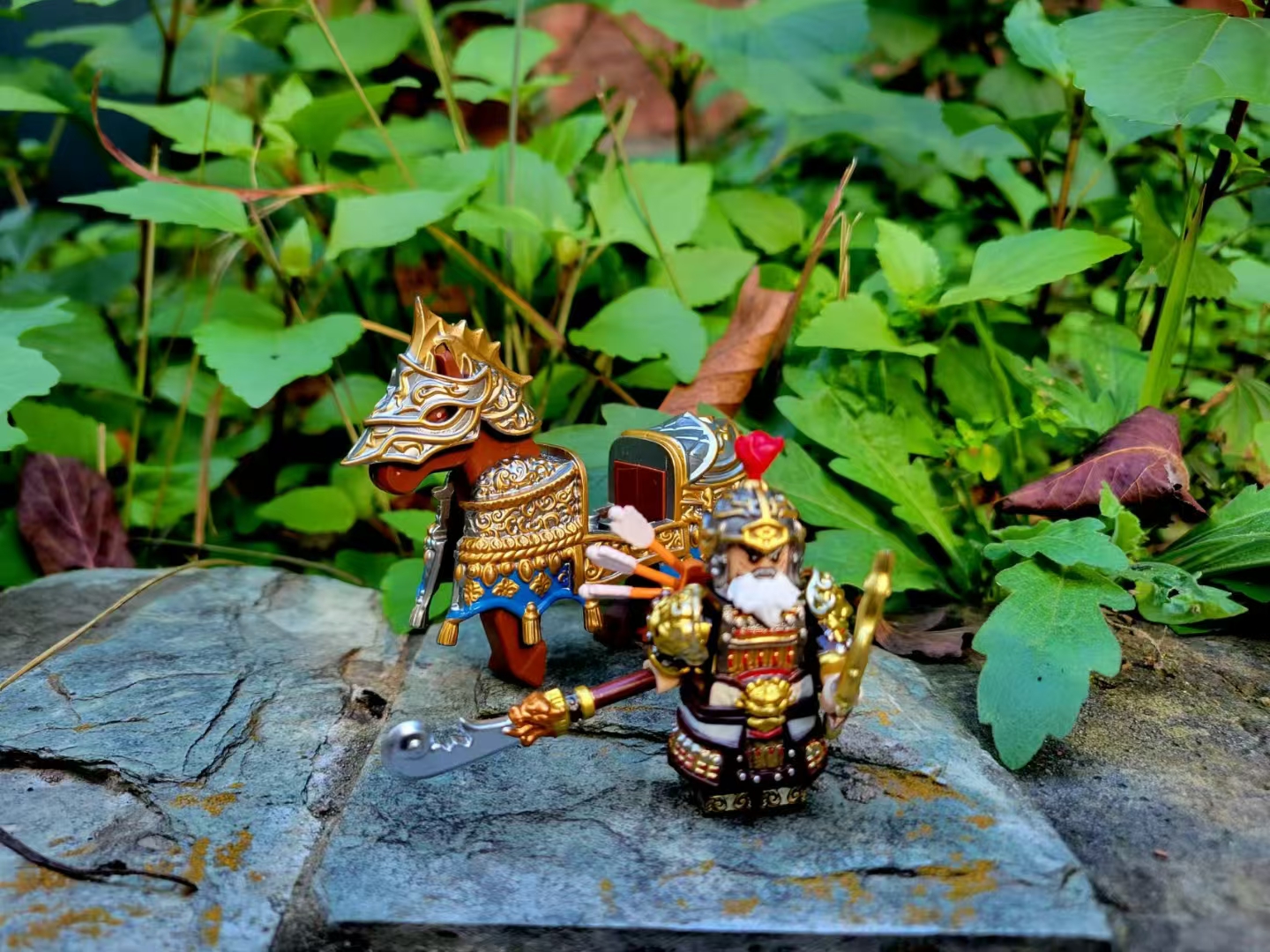 素质还可以,没有以往花里胡哨的替换件,马我自己搭配的圆桌骑士金甲马