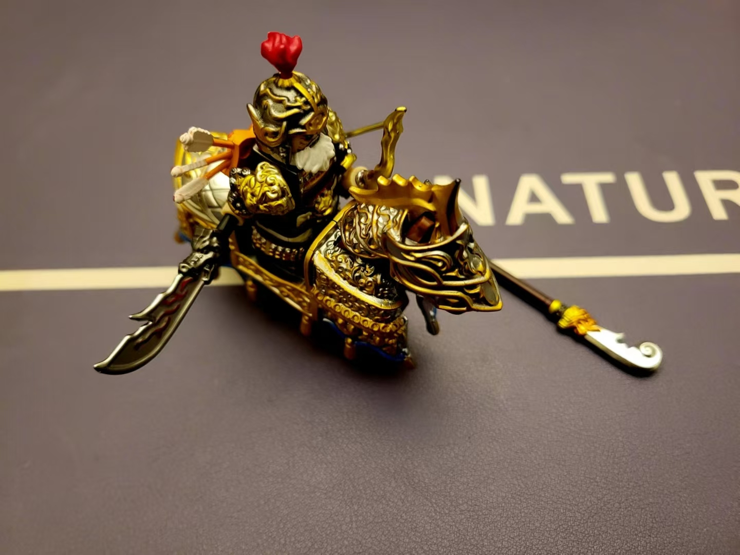 素质还可以,没有以往花里胡哨的替换件,马我自己搭配的圆桌骑士金甲马