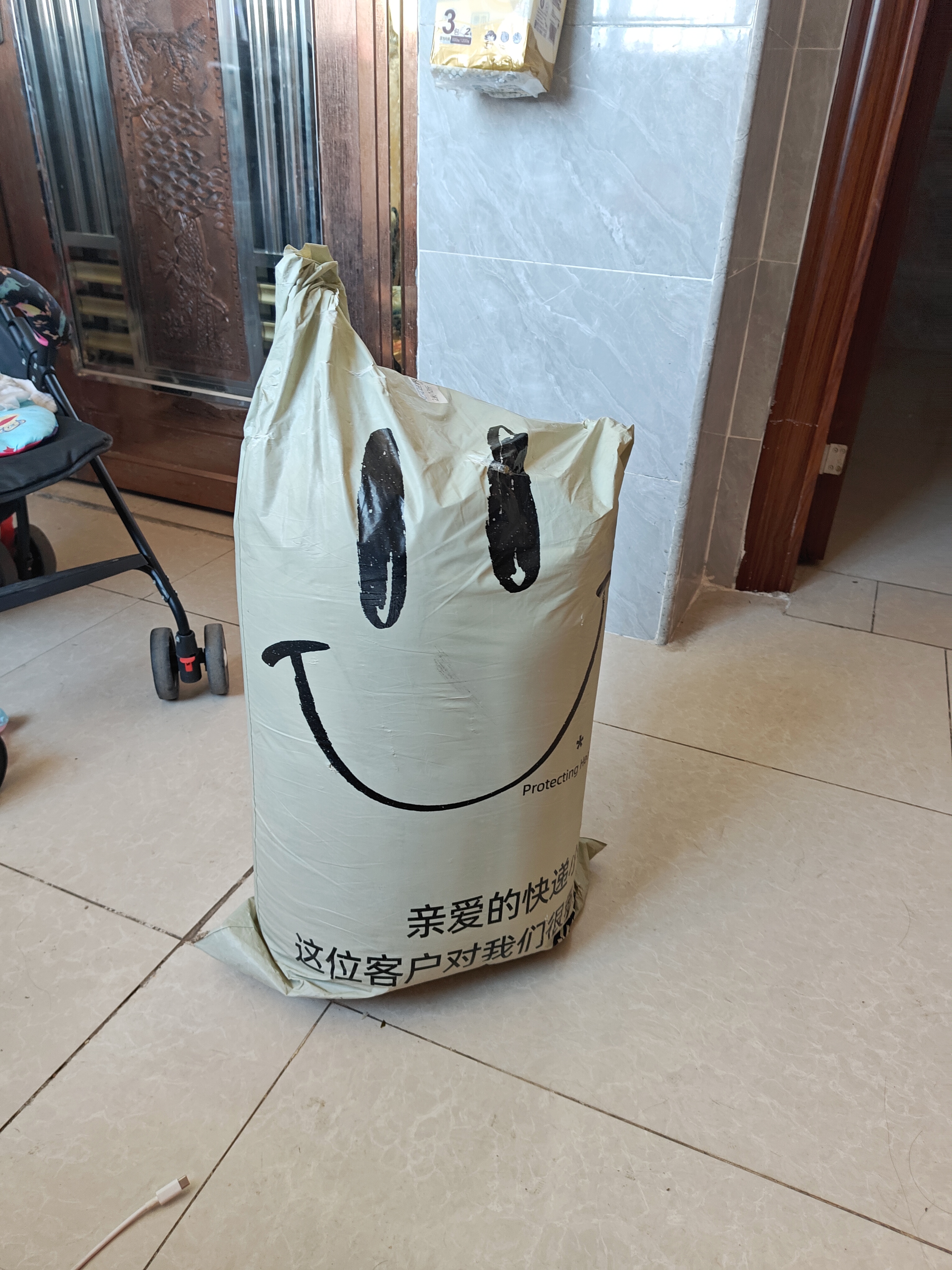 感谢好心小姐姐寄来的棉被,这个冬天终于不用怕受冻