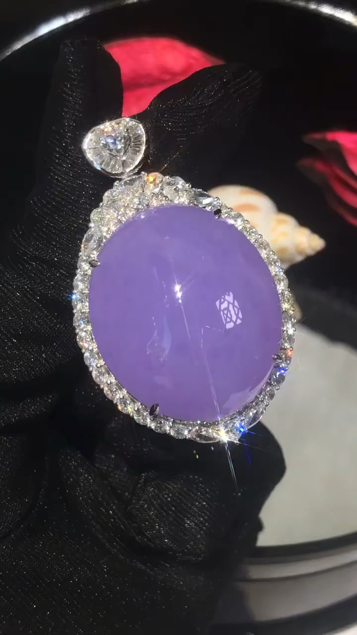 糟糕了,这是心动的感觉!天然翡翠紫罗兰大蛋面吊坠!
