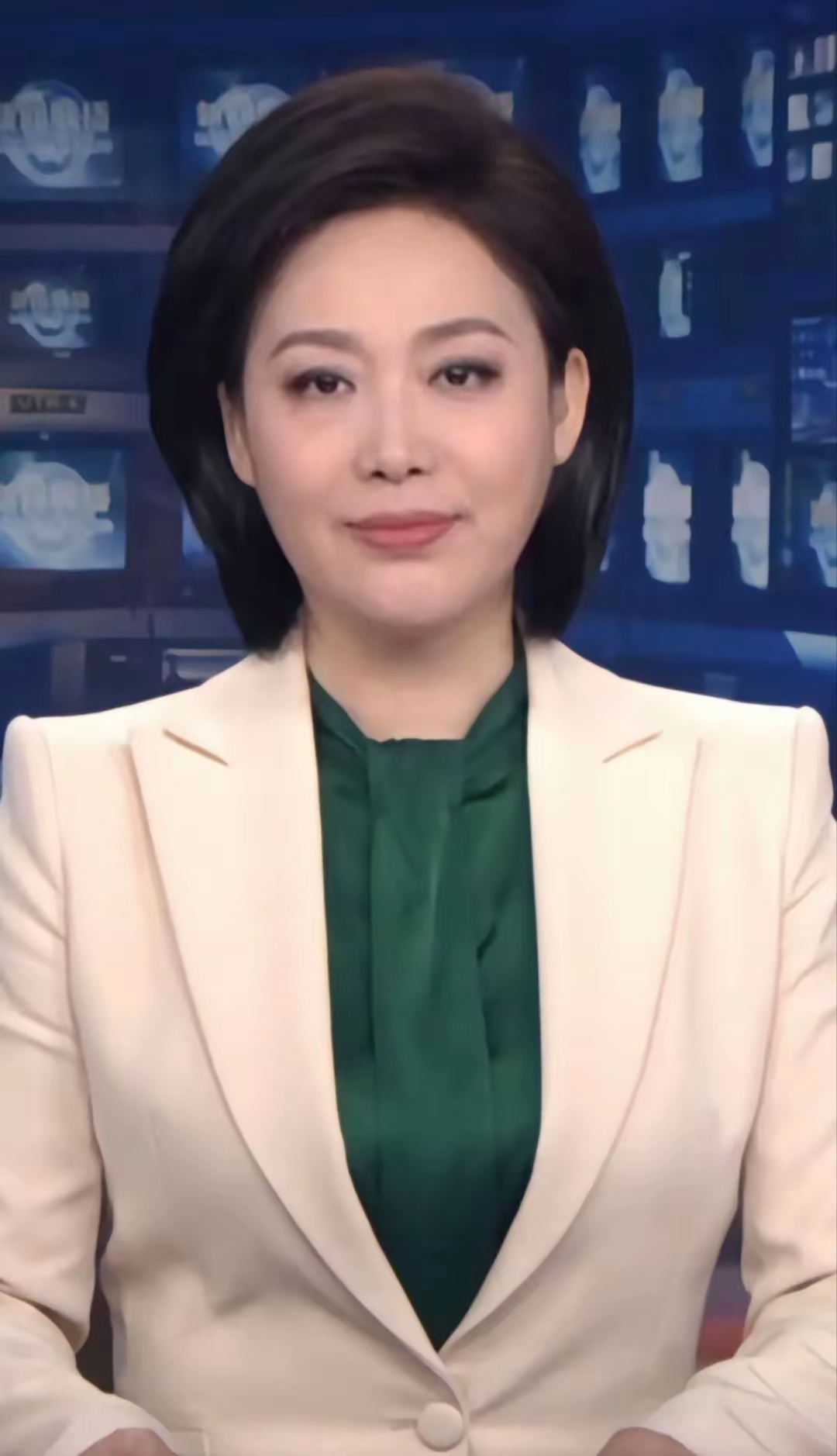 自1997年起,她开始在黑龙江电视台主持新闻资讯节目《新闻夜航》,随后