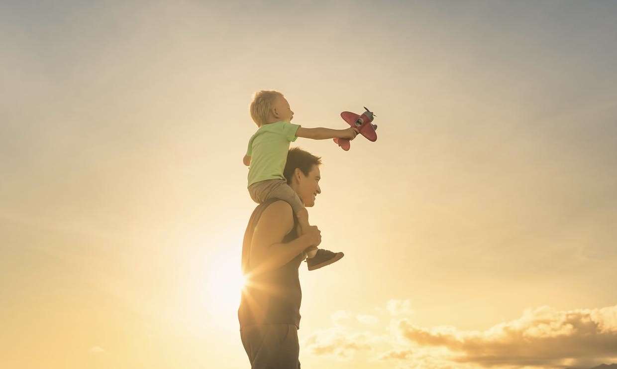 18个父子定律, 不管你信不信,反正我是信了: 第一:女儿跟爸爸越亲,越