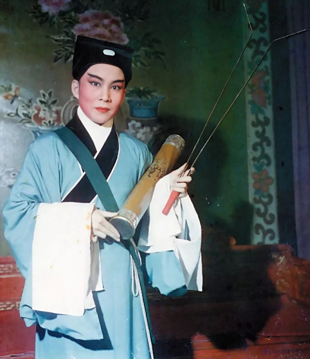 《珍珠塔》是越剧舞台上的常演剧目,陆锦花的演绎使这出戏更加