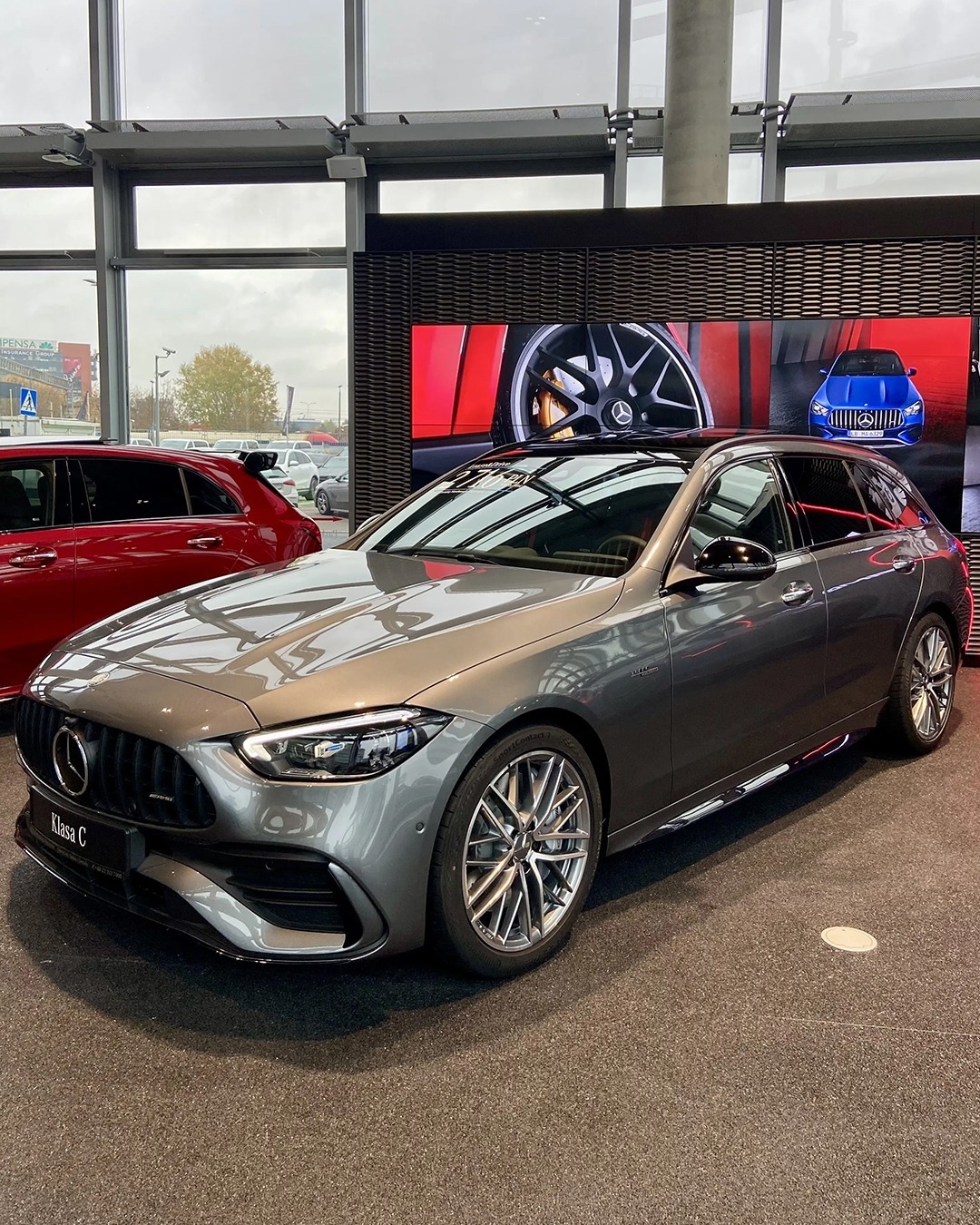 "奔驰amg c43旅行版:408马力,西装暴徒,4.7秒疾驰!