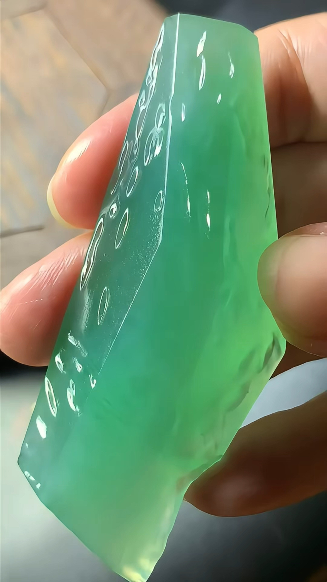 高冰满绿晴底翡翠大胶块