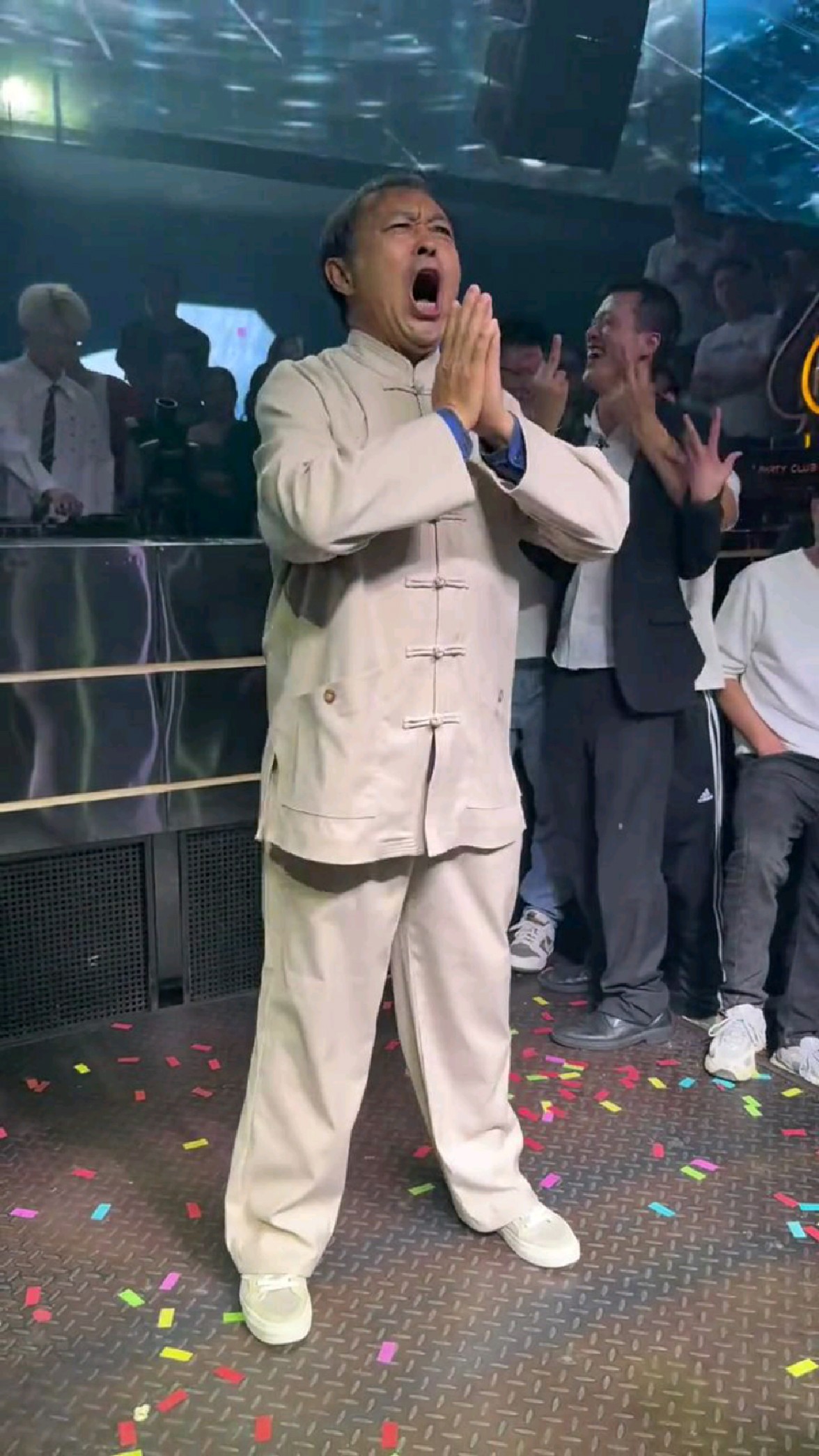 马保国老师的一套闪电五连鞭给全场气氛推向高潮