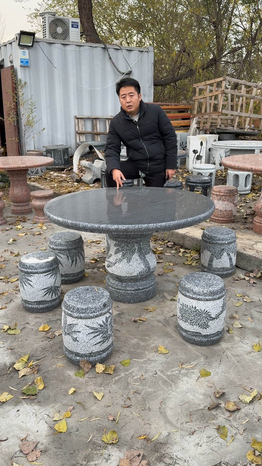 石桌石凳石雕圆形石头石桌子石凳子庭院别墅装饰