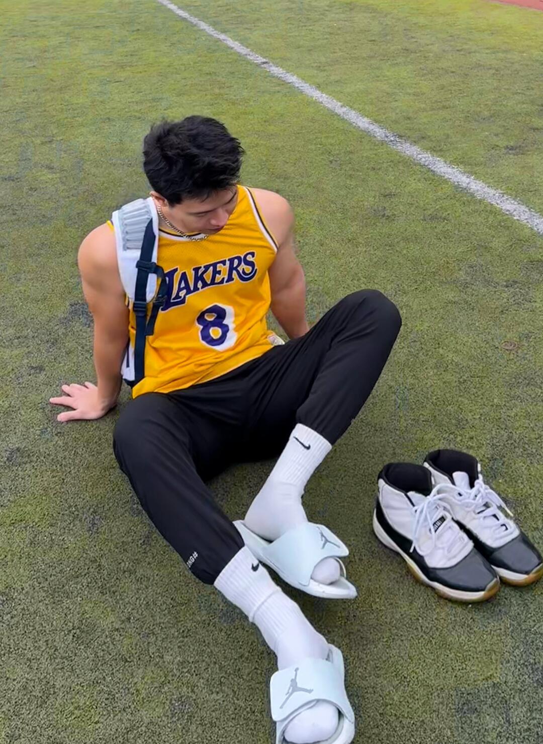 00后直男白袜体育生,健身教练,喜欢篮球