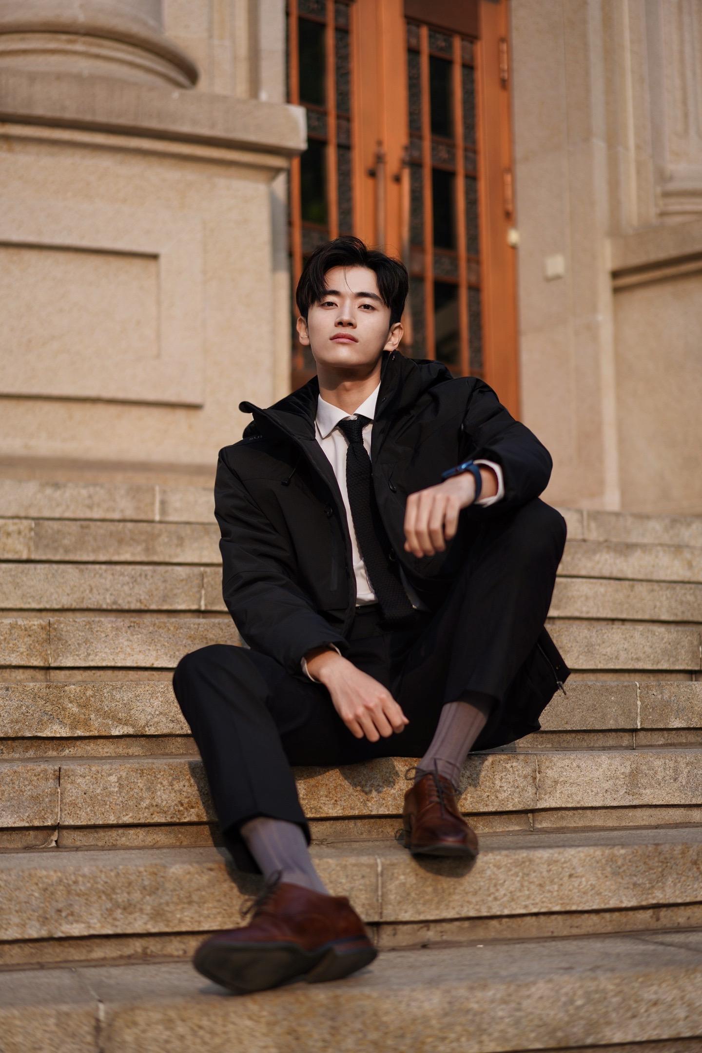 禁欲系正装帅哥,往往给人一种沉稳,内敛的感觉.#正装帅哥