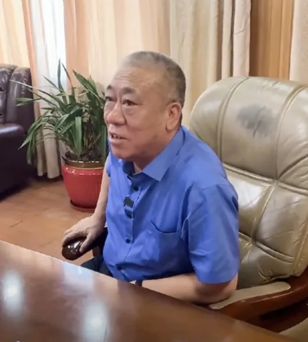 最爱给员工发钱的老板崔培军说我们现在5000人但是不打卡也不签到