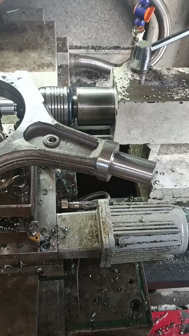 数控车床加工这样的工件方便多了.