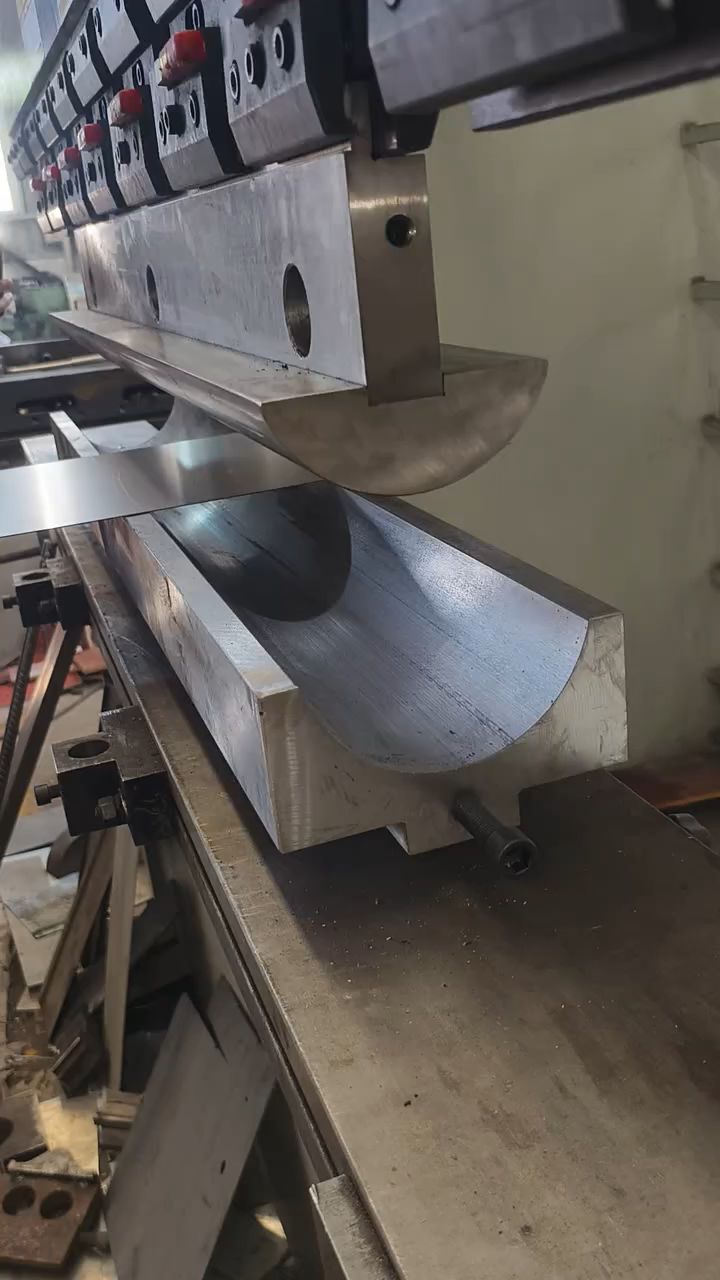 半圆形模具折弯就是如此简单快捷.