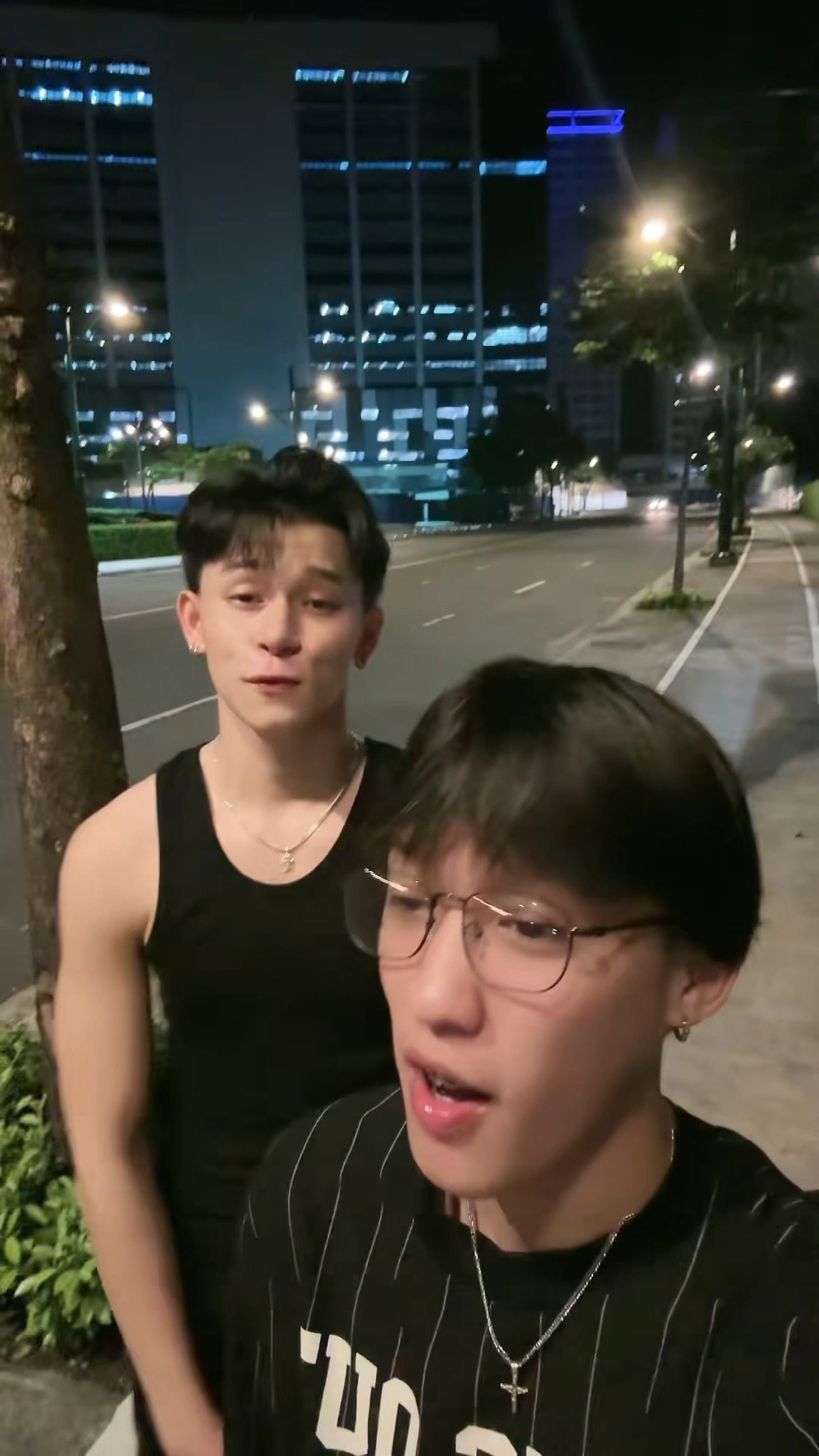 你猜猜两个男生发生过的最难以启齿的事可能是什么