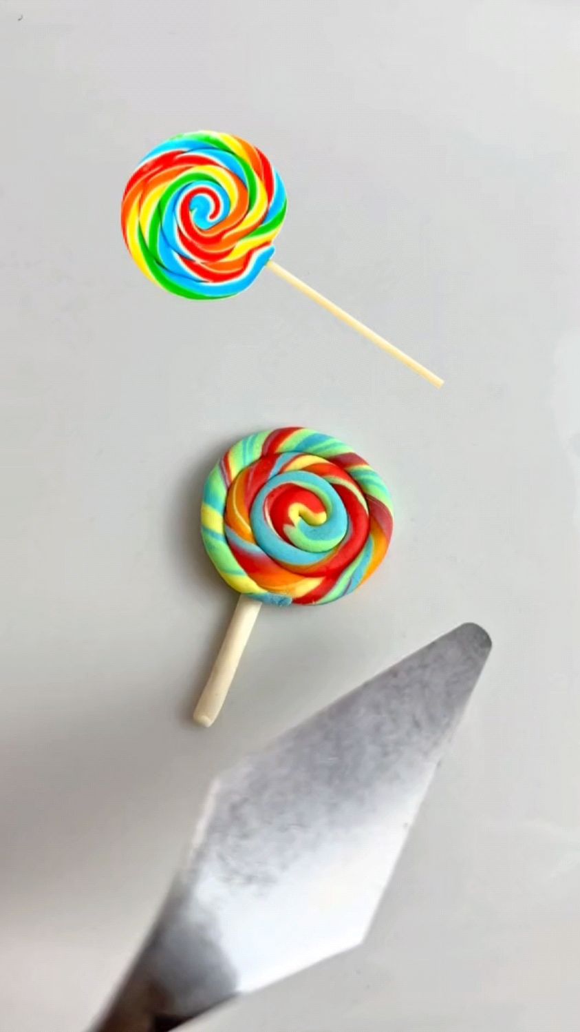 整根彩虹棒棒糖混合是什么颜色呢