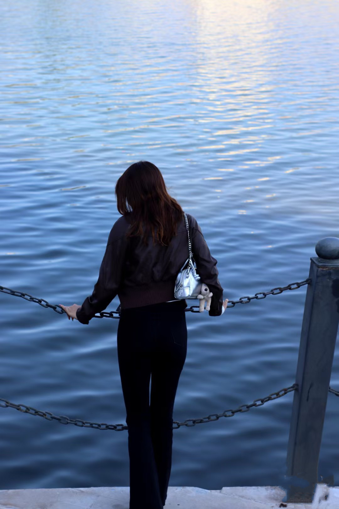 见面聊天,一个比一个色,但他们大多事业稳定,对老婆孩子好