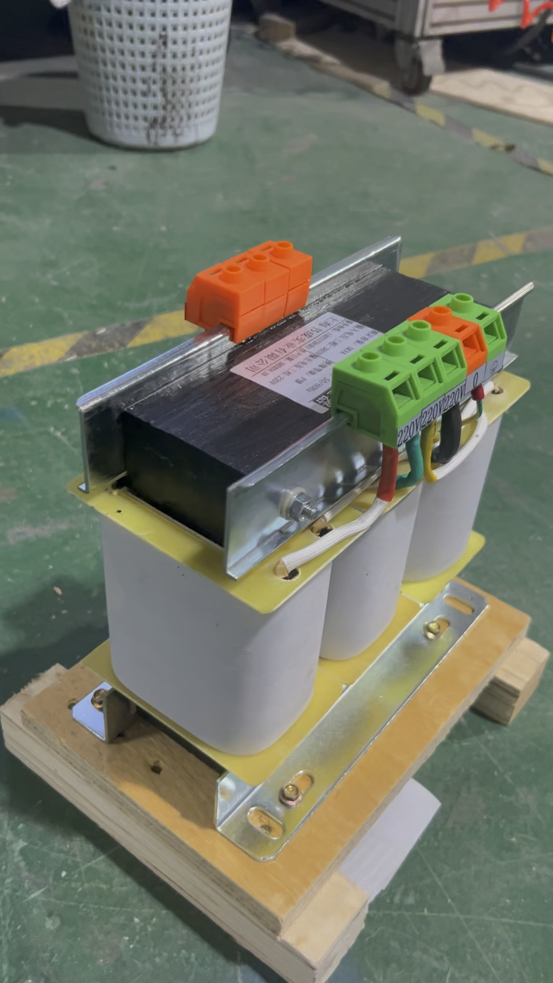 三相干式变压器3kva 380v变220v