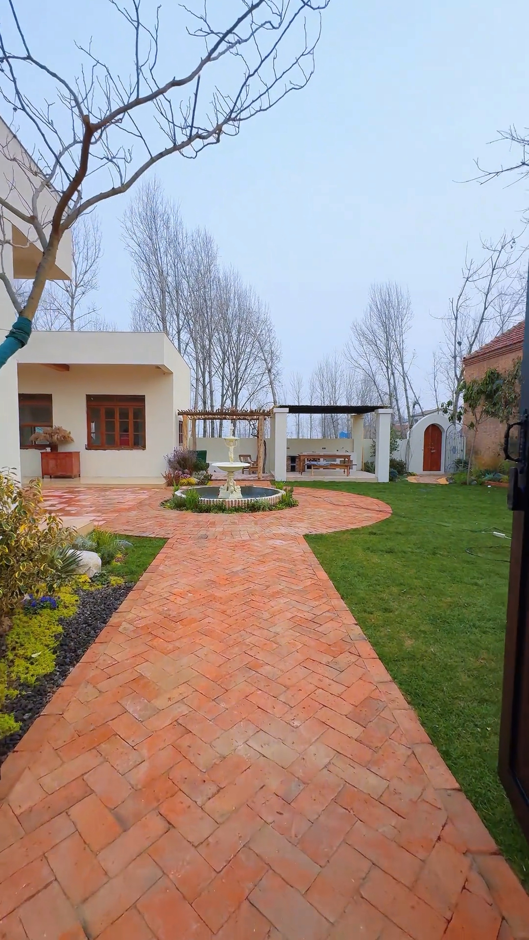 花40个w在农村改造个院子,啊,从此城里有房,村里有院