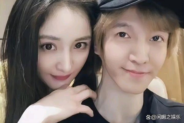 标题杨幂与郭敬明的关系确实非常不错,他们最早的合作可以追溯到