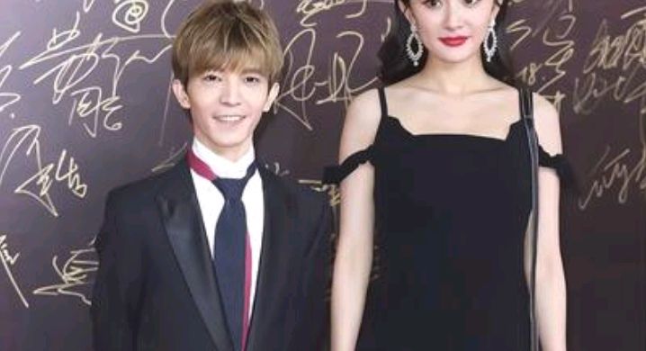 标题杨幂与郭敬明的关系确实非常不错,他们最早的合作可以追溯到