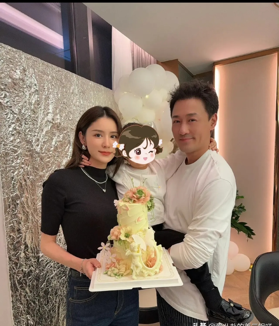 他老婆张馨月虽说算是素人但整个人的气质那叫一个拿捏