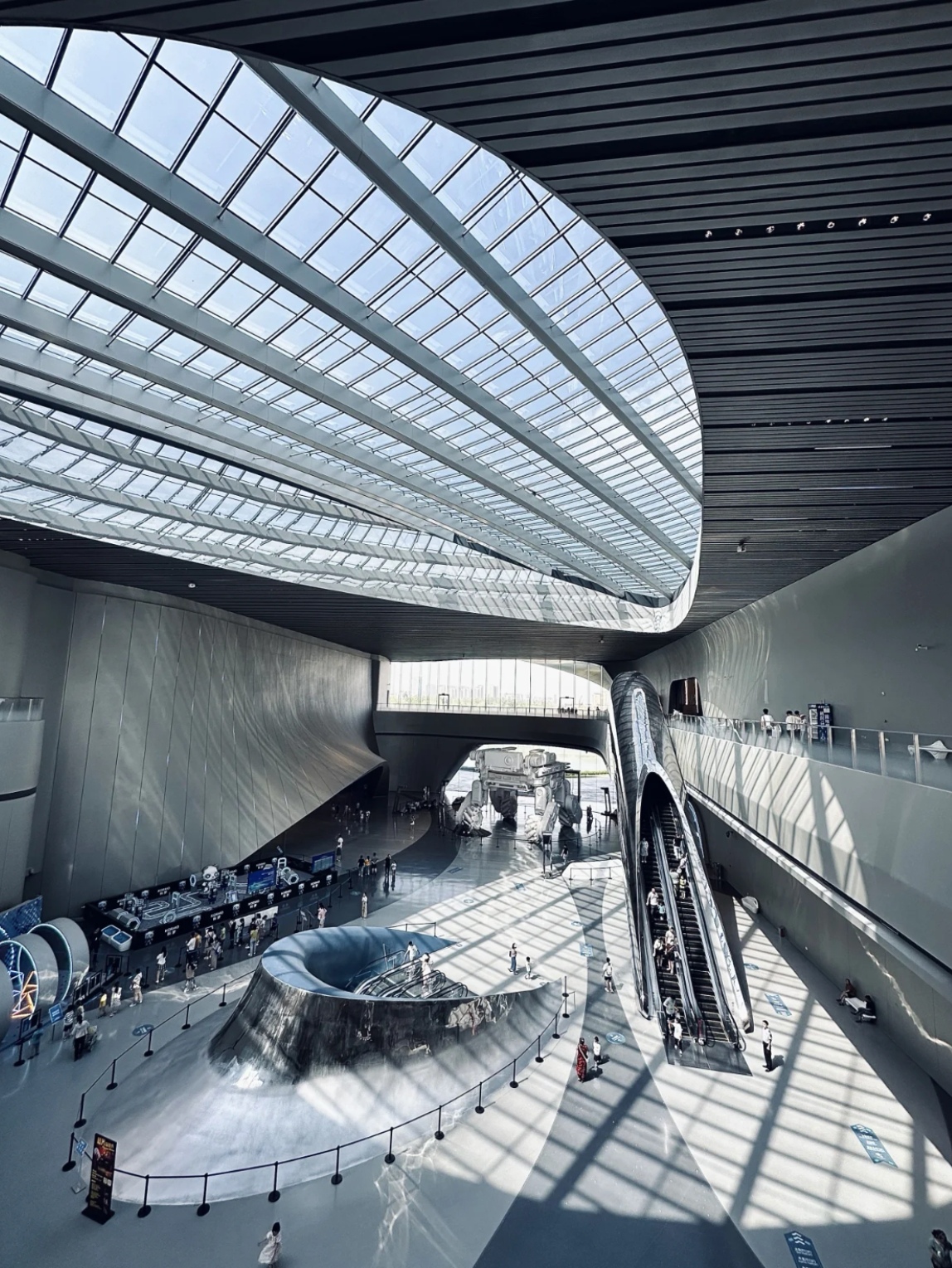 如果低头了还得 寸进尺,那就抬起头,挺起腰,不择手段撂倒他