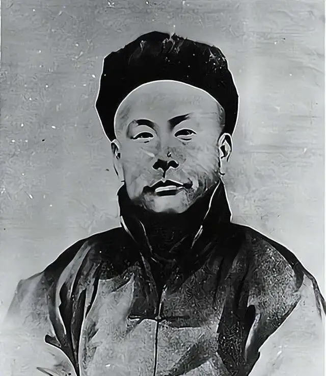 晚清武术家霍元甲,以武强身,成立精武会,力图摆脱"东亚病夫"标签