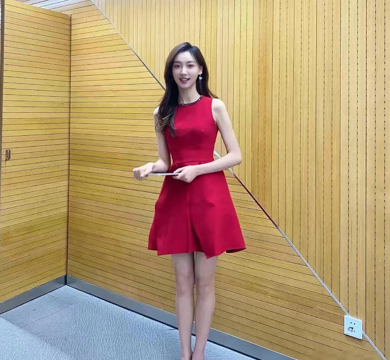 cctv5的美女主持!又高又瘦! 叫什么名字啊? #大学第一课