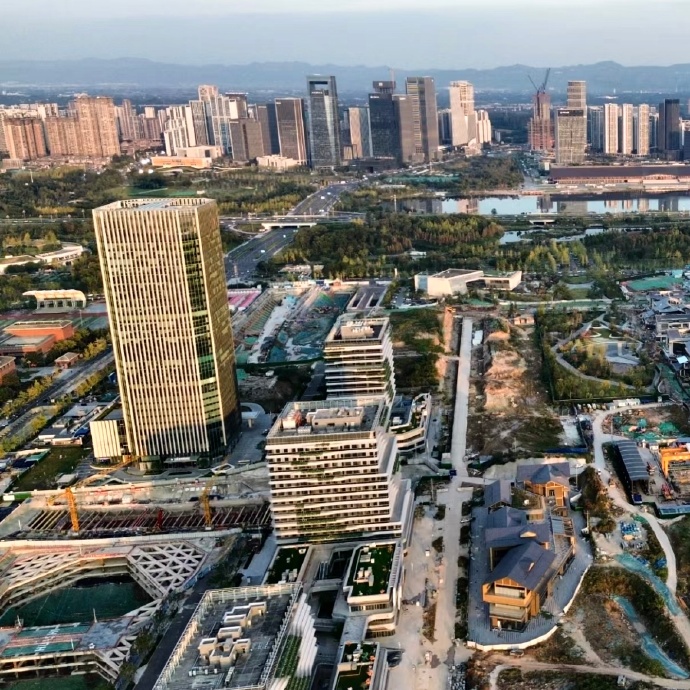 天府商务区西区建设进展,图片来自拾遗