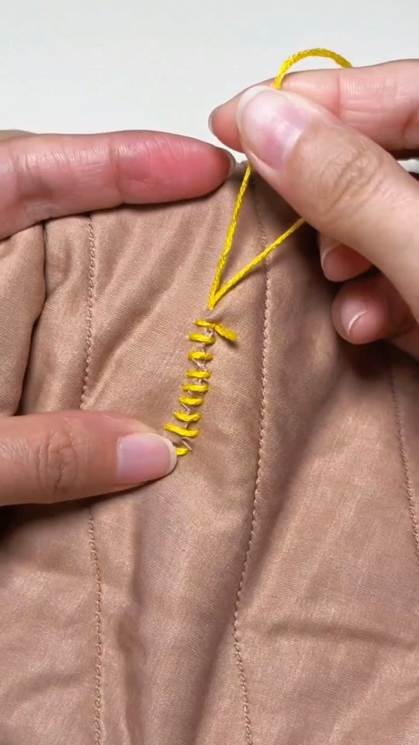 衣服破洞这样缝补,特别实用